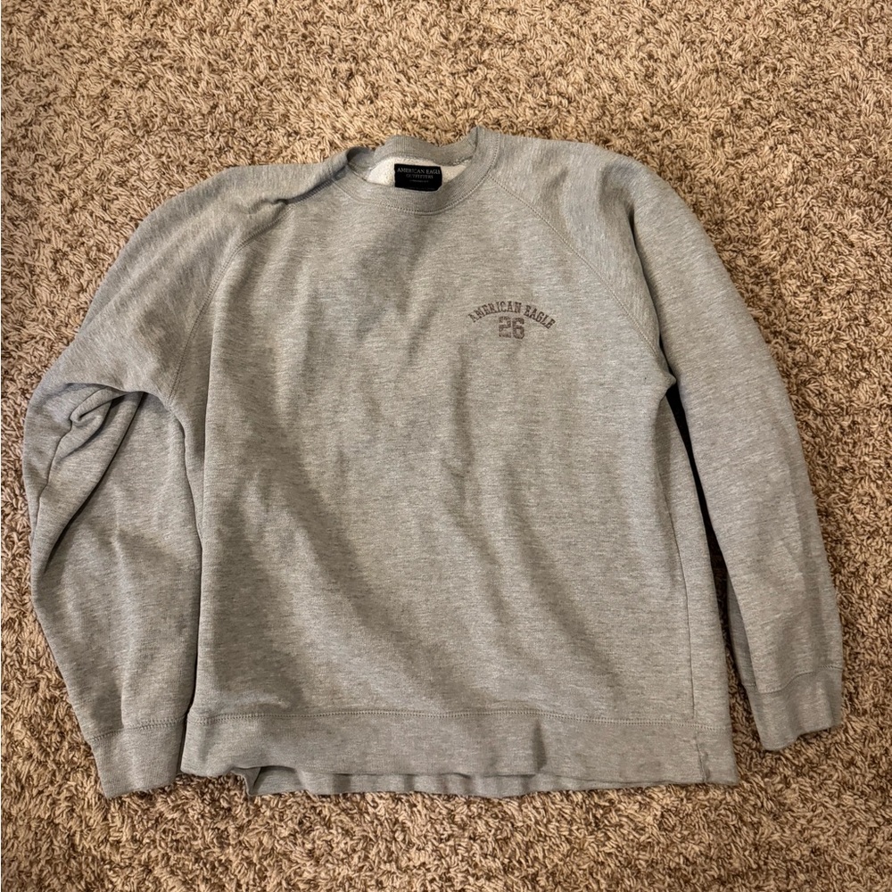 American Eagle Outfitters Men's Light Gray Crewneck Sweater